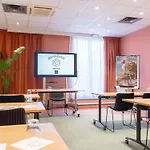 Ibis Centre Gares 호텔