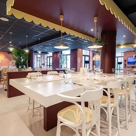 Отель Ibis Centre Gares