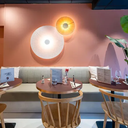 Ibis Centre Gares Hotel 3*