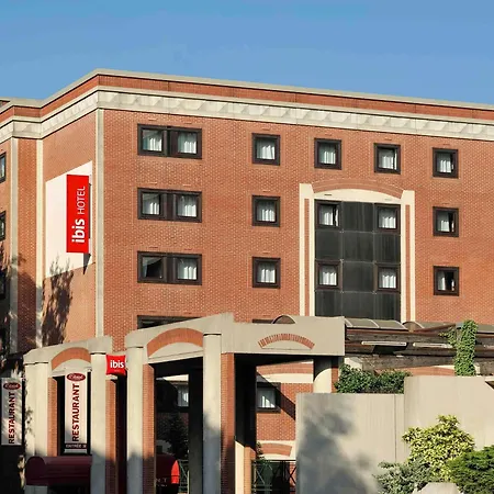 Отель Ibis Centre Gares 3*