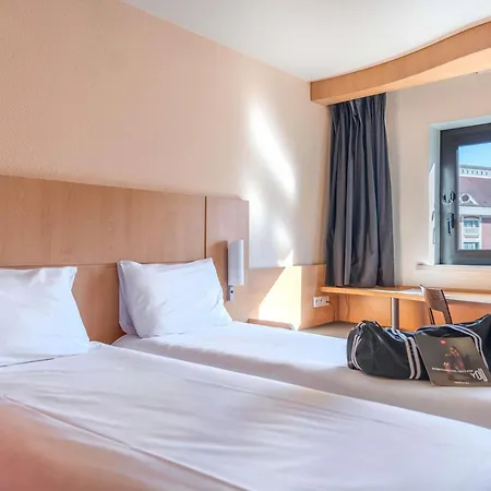 Ibis Centre Gares ליל