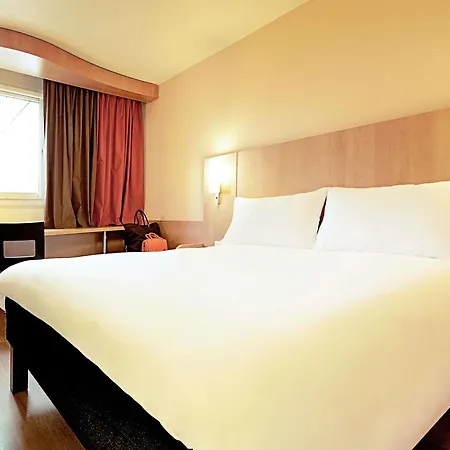 Ibis Centre Gares 3* Lila