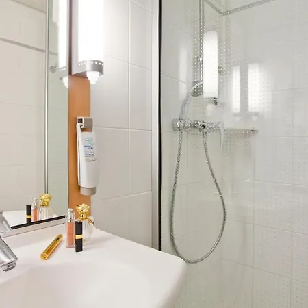 Ibis Centre Gares 3*