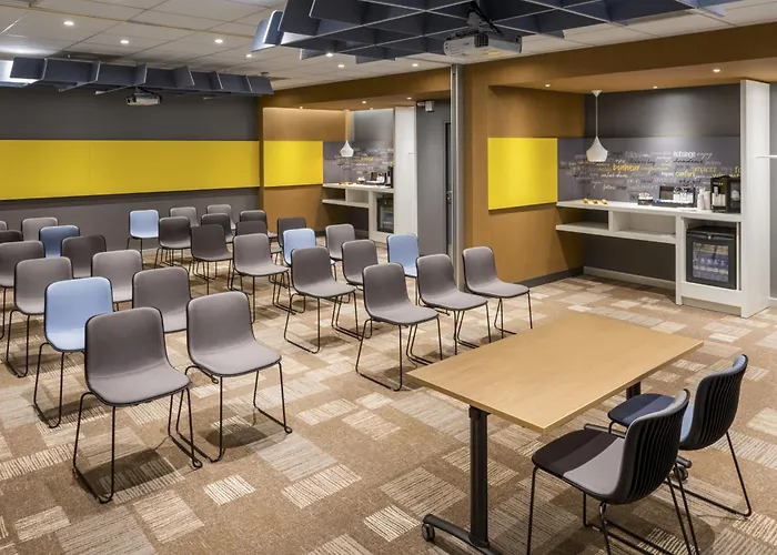 Отель Ibis Centre Gares 3*