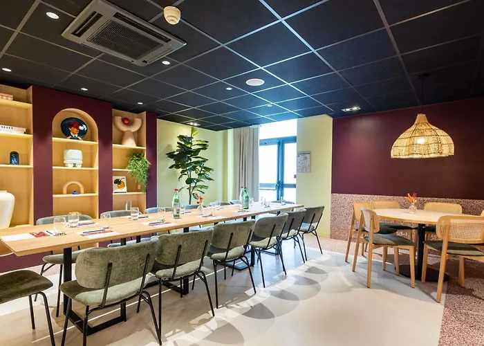 Отель Ibis Centre Gares Лилль