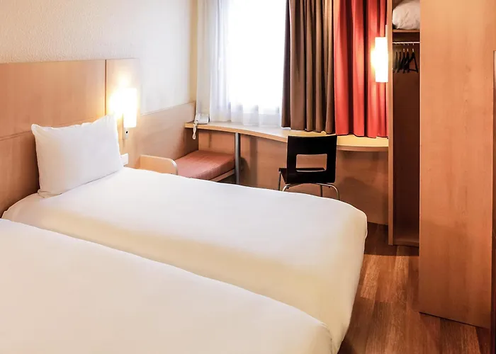 Отель Ibis Centre Gares 3*