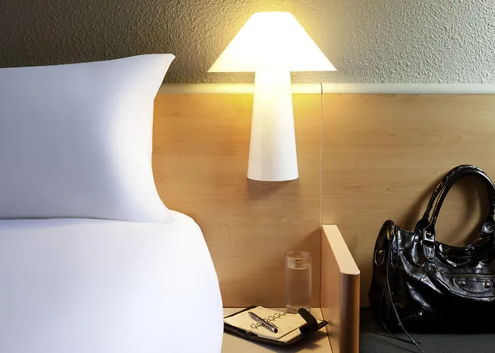 Ibis Centre Gares מלון