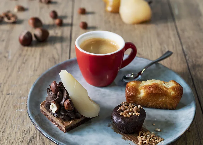 Ibis Centre Gares Hotel 3*