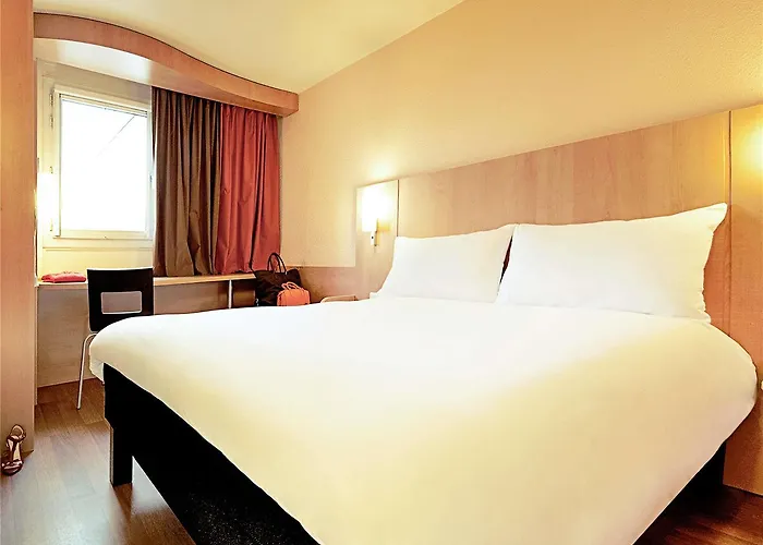 Ibis Centre Gares 3*