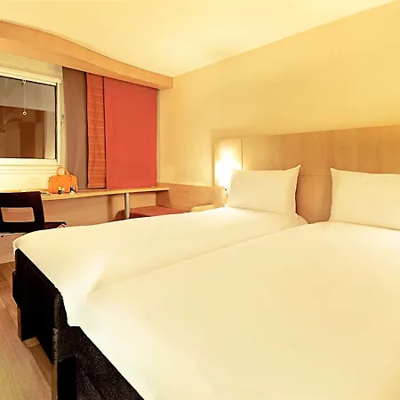 Ibis Centre Gares 3* Lila